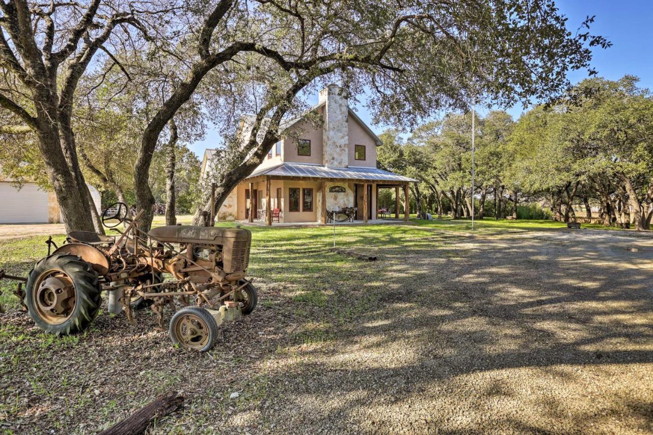 Riverfront Blanco Home With Shaded Porch And Hot Tub Extérieur photo