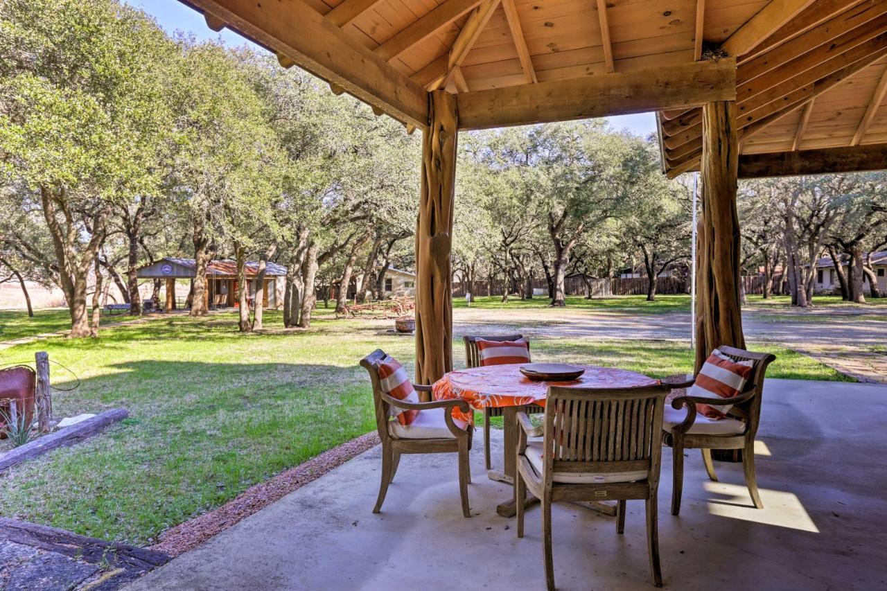 Riverfront Blanco Home With Shaded Porch And Hot Tub Extérieur photo