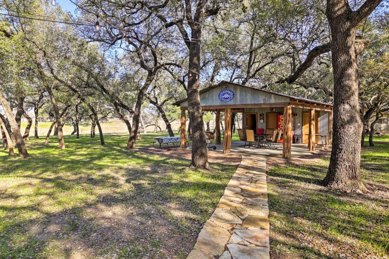 Riverfront Blanco Home With Shaded Porch And Hot Tub Extérieur photo